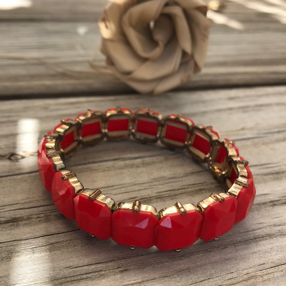 Red stretch bracelet 🎯🚨SOLD🚨🚨🎯no longer available!